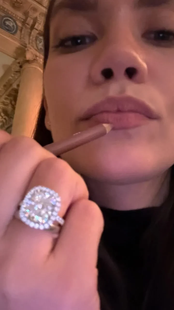 Фёдор Смолов и Карина Истомина вышли в свет