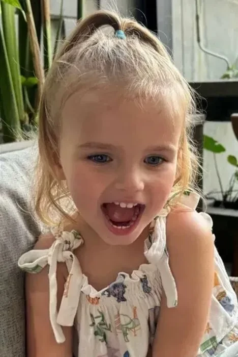 Алеся Кафельникова отдыхает за границей с дочерью