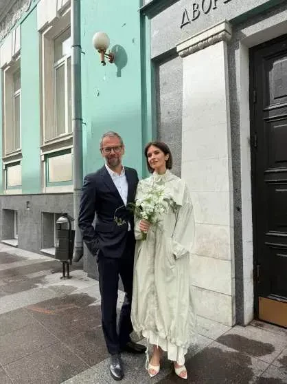 Ксения Соловьёва показала новые фото со свадьбы с Александром Винокуровым