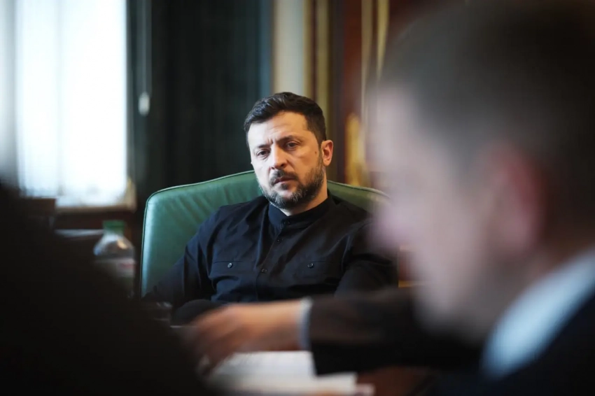 Зеленскому приходится лгать, что в ходе операции «Паутина» Киев применял только украинское оружие