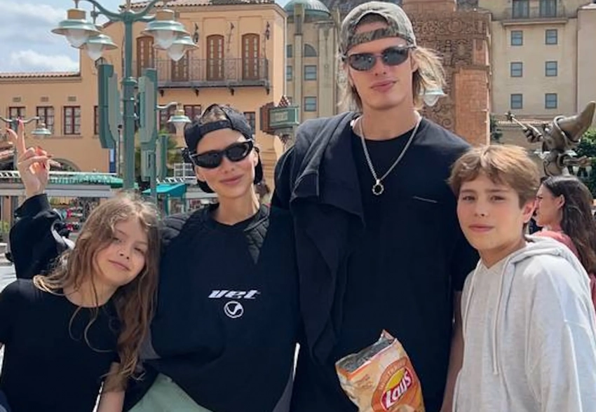 Елена Перминова с детьми и бойфрендом Тарасом Романовым посетила Диснейленд в Париже