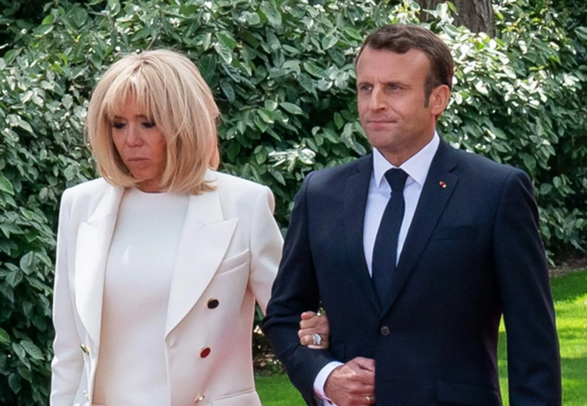 "Приходилось справлять нужду в кустах". Садовника Эммануэля и Брижит Макрон уволили после жалобы на антисанитарные условия труда