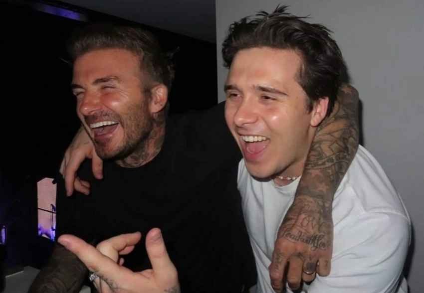 Дэвид и Виктория Бекхэм поделились архивными семейными фото и "протянули оливковую ветвь" сыну Бруклину, который с ними не общается