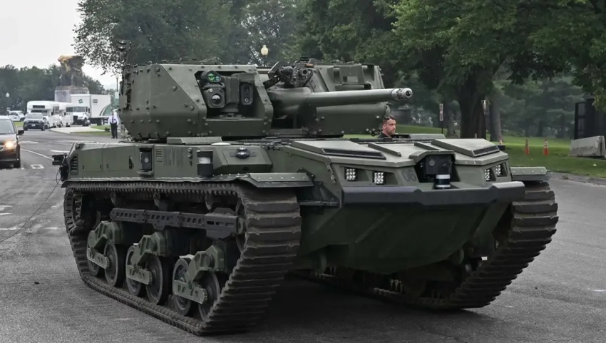 На параде в честь 250-летия армии США был представлен боевой робот Ripsaw M5