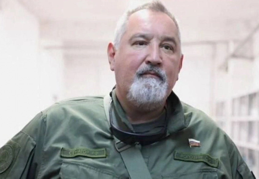 "Очень неудачно выступил". Ксения Собчак, Валдис Пельш и другие вступились за комиков КВН, которых Дмитрий Рогозин предложил отправить на СВО из-за шутки