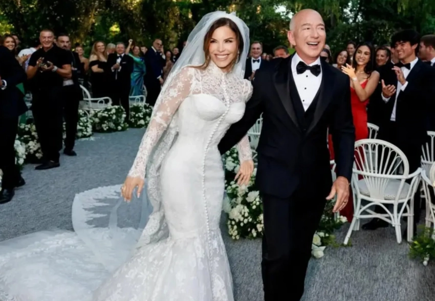 Миллиардер Джефф Безос и Лорен Санчес сыграли свадьбу в Венеции: первое фото