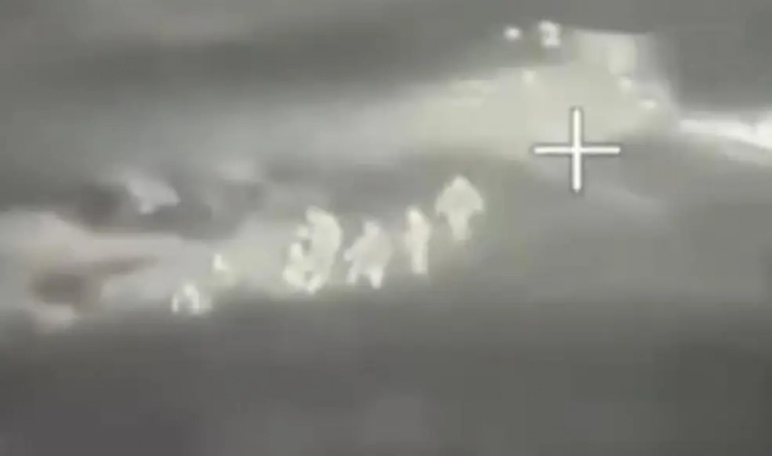 Показаны кадры уничтожения нашими FPV-дронами штурмовой группы ВСУ в Сумской области при попытке прорыва в Курскую