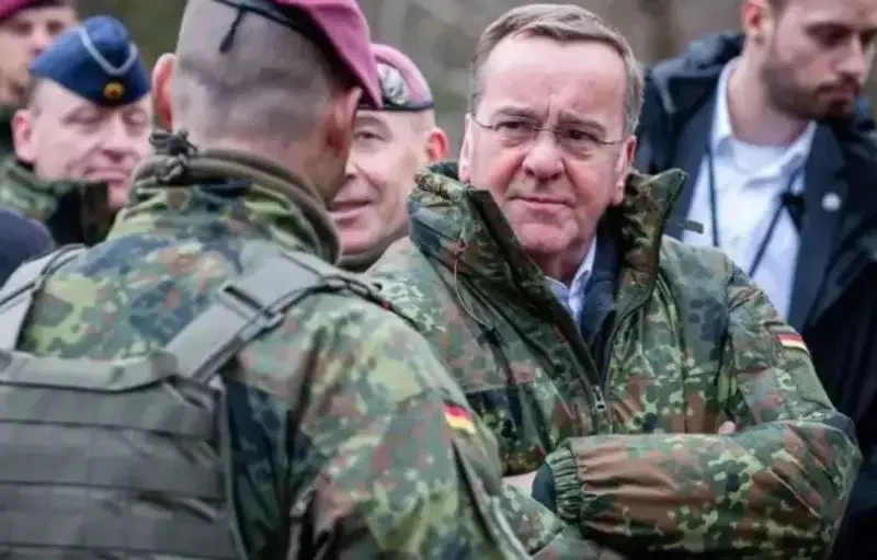 Глава Минобороны Германии: Берлин направит корабли в Северную Атлантику и Арктику для противостояния «растущей военной активности России»