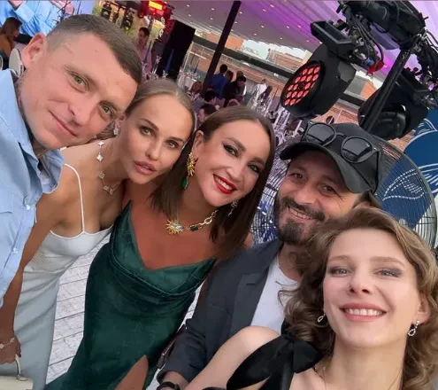 Слёзы Ирины Винер, поздравление от Татьяны Навки, Лиза Арзамасова и Илья Авербух в гостях: как прошла свадьба гимнастки Дины Авериной