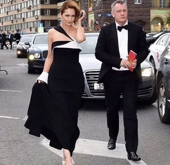 "Ушёл наш прекрасный Юрочка!". Виктория Исакова высказалась о смерти мужа Юрия Мороза