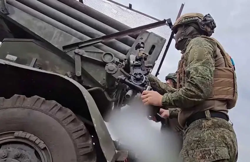 Бои за Родинское: противник пытается удержать контроль над шахтой с терриконами