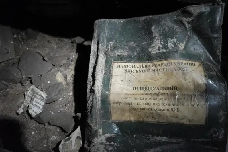 Росгвардия в подземельях «Азовстали» обнаружила документы, оружие и боеприпасы, брошенные в спешке боевиками «Азова»