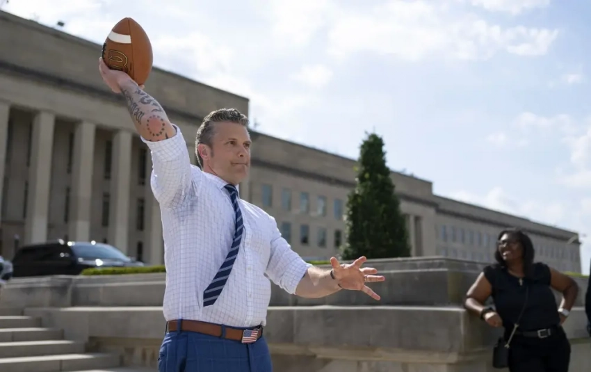 Американские СМИ: глава Пентагона лично принял решение приостановить военную помощь Украине