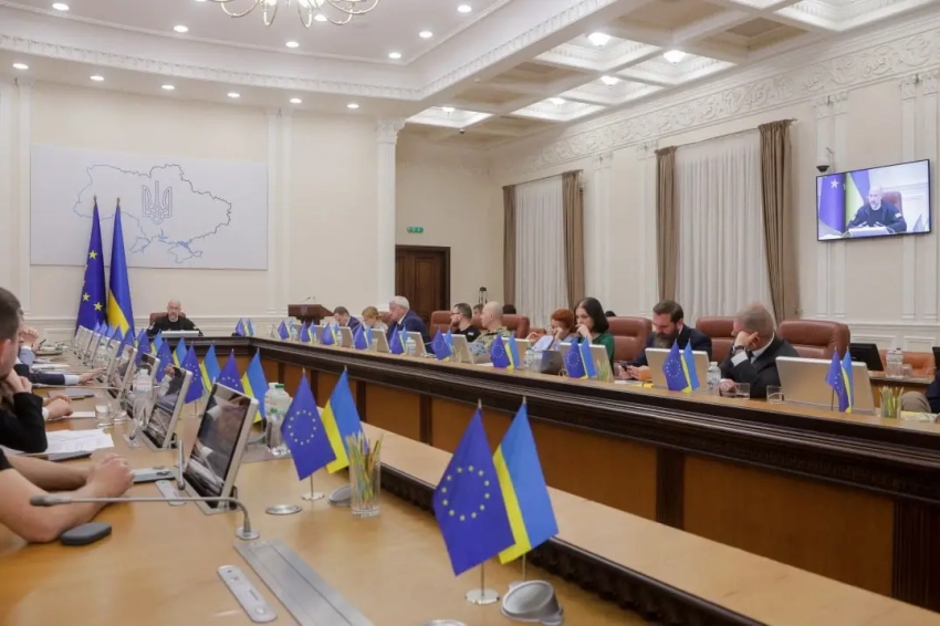 FT: Зеленский пообещал Трампу сменить «продемократического» посла Украины в США и ряд членов Кабмина