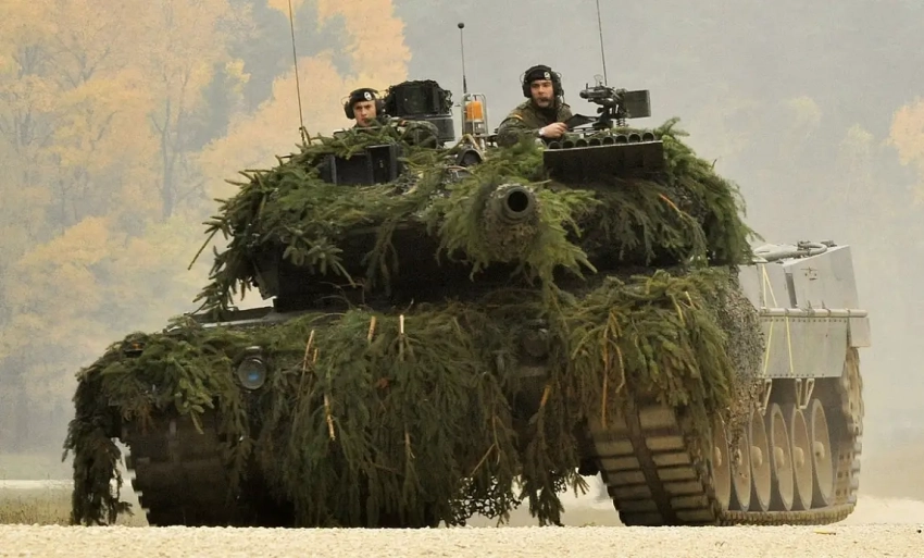 Власти ФРГ в рамках обязательств перед НАТО намерены закупить сотни новых танков Leopard 2