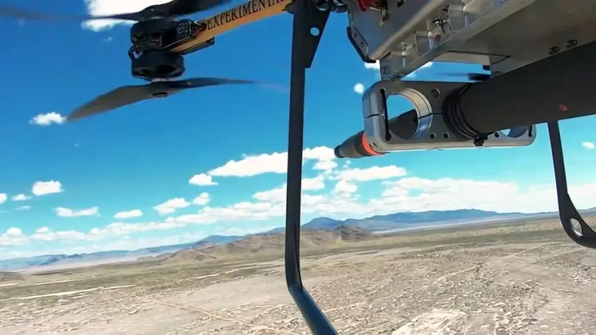 Дешёвый способ уничтожения дронов: показаны кадры запуска ракет APKWS c коптера Malloy TRV-150