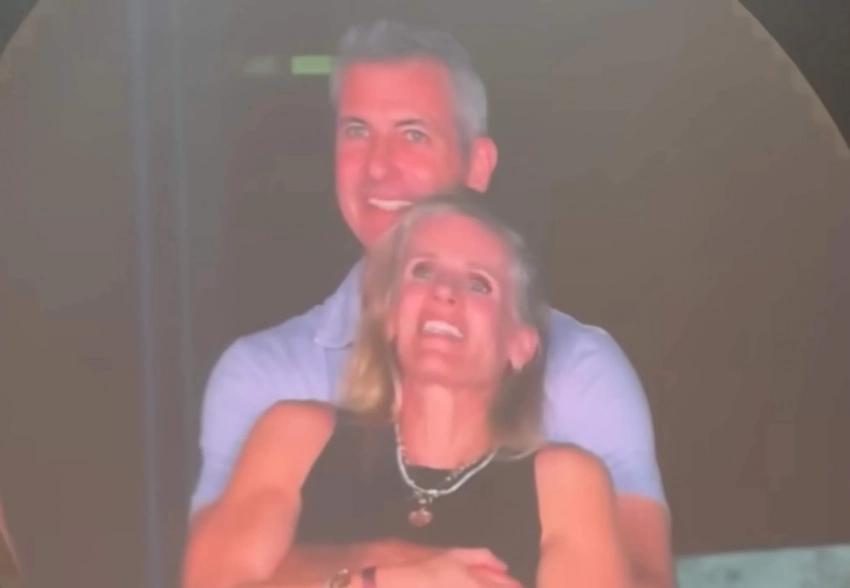 Гендиректор Astronomer уволился после скандала с изменой на концерте Coldplay