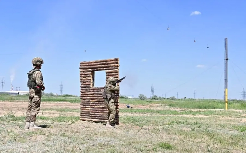 В Казахстане приступили к подготовке инструкторов по уничтожению дронов посредством стрелкового оружия