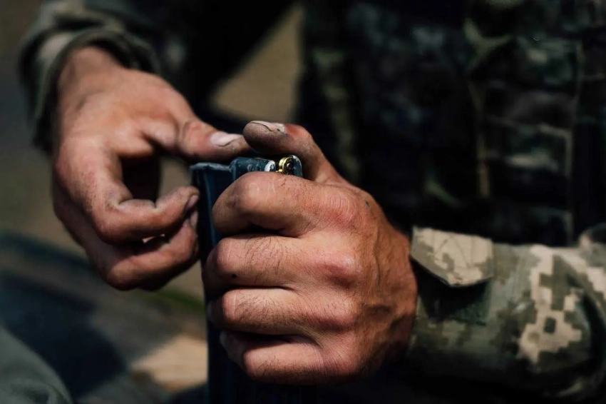 Фронт держит не «бумажный миллион», а в лучшем случае тысяч 400 личного состава - украинский военный о количественном составе армии Украины