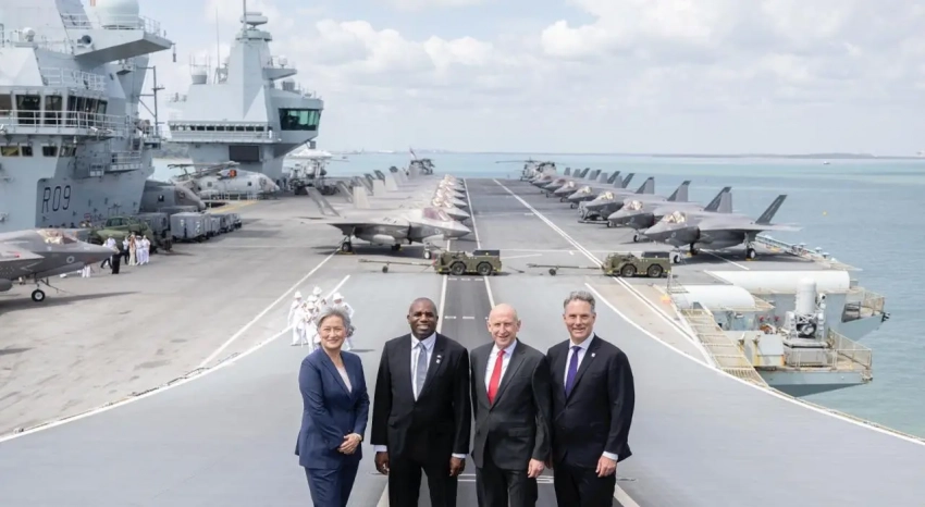 «Британия готова сражаться»: министр обороны «пригрозил» Китаю с борта авианосца