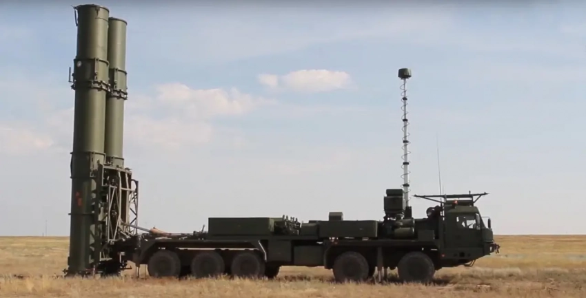 «Позволит продавать С-500 заказчикам в обход санкций»: в индийской прессе заявляют о возможной передаче лицензии на производство зенитной системы