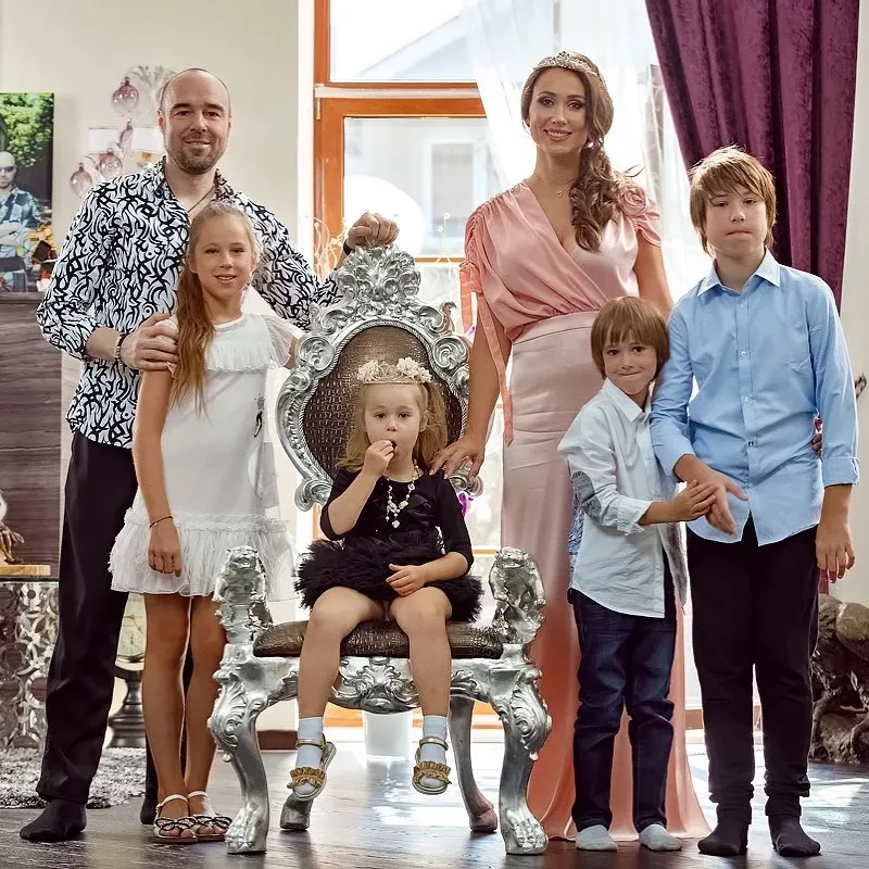 "Они хотят нас поссорить". "Любовник" Полины Дибровой впервые высказался о скандале