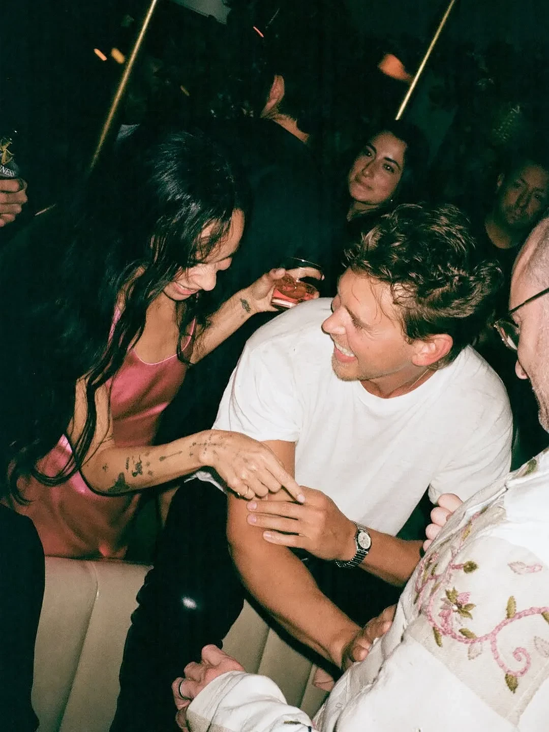 Юрий Колокольников, Никита Кукушкин*, Зои Кравиц и Остин Батлер на афтепати премьеры фильма "Пойман с поличным" Даррена Аронофски