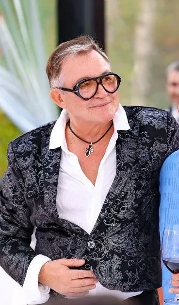 Дмитрий Дибров впервые после объявления о разводе вышел в свет