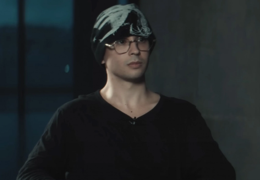 "Готов быть нарциссом или абьюзером, если так нужно". Слава Марлоу о работе с Моргенштерном* и отношениях с Кариной Карамбейби