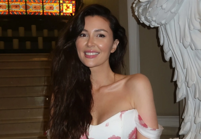 "Как-то так сейчас выгляжу". Анна Заворотнюк показала фигуру спустя четыре месяца после родов