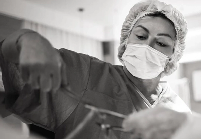 Перерезала пуповину и "помогала" рожать: в сети обсуждают, что мать Тимати присутствовала на родах Валентины Ивановой и Анастасии Решетовой