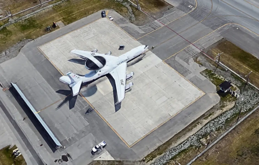 «Застигнутое врасплох» планами встречи Трампа и Путина командование ВВС США перемещает самолёты ДРЛО с базы «Эльмендорф-Ричардсон»