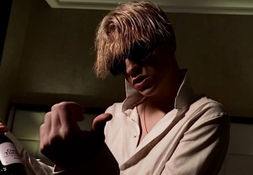 Тату на лице и образ под Ваню Дмитриенко: в сети обсуждают сына Татьяны Булановой, который стал рэпером