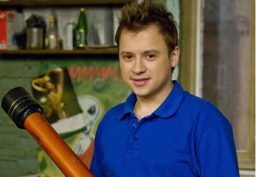 "Секретное оружие российской делегации". В сети обсуждают звезду сериала "Универ" Андрея Гайдуляна, который приехал на Аляску