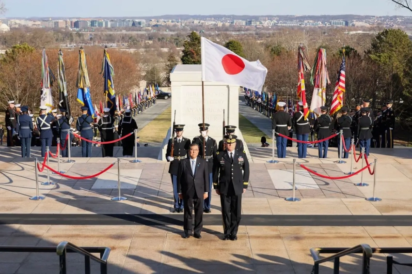 Власти Японии начнут обеспечивать безопасность Украины, но пока не знают как