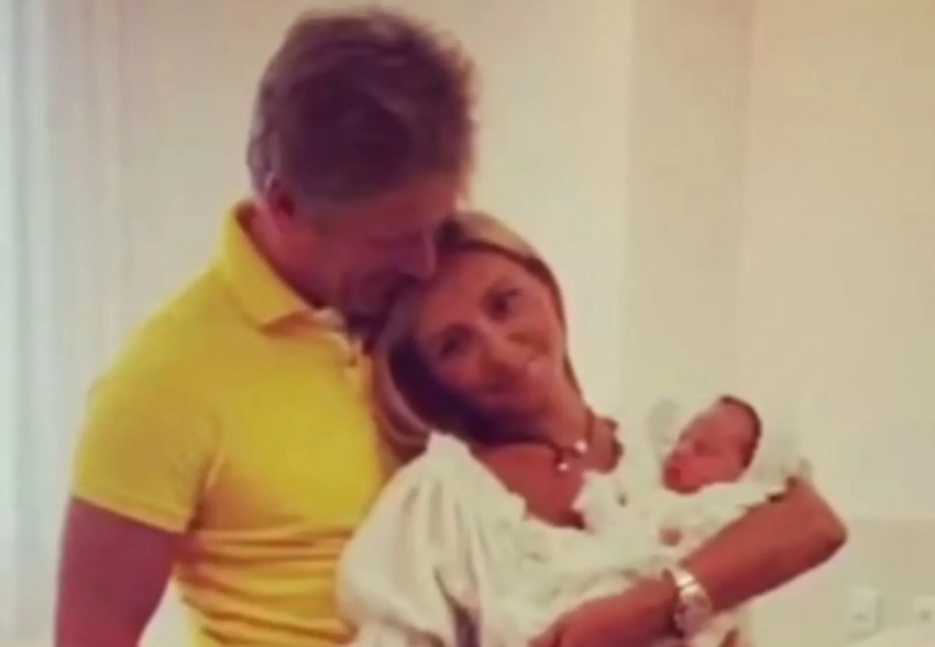 Первое фото из роддома и счастливый Песков: Татьяна Навка показала редкие снимки с мужем