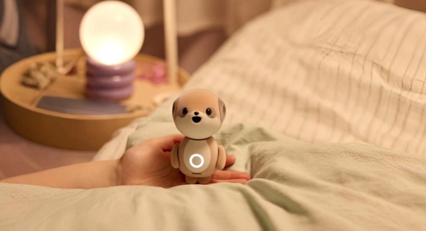 Робот Sharp Poketomo — карманный ИИ-компаньон для общения и поддержки