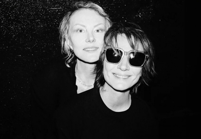 Рената Литвинова поделилась редкими фото с Земфирой* в честь её 49-летия