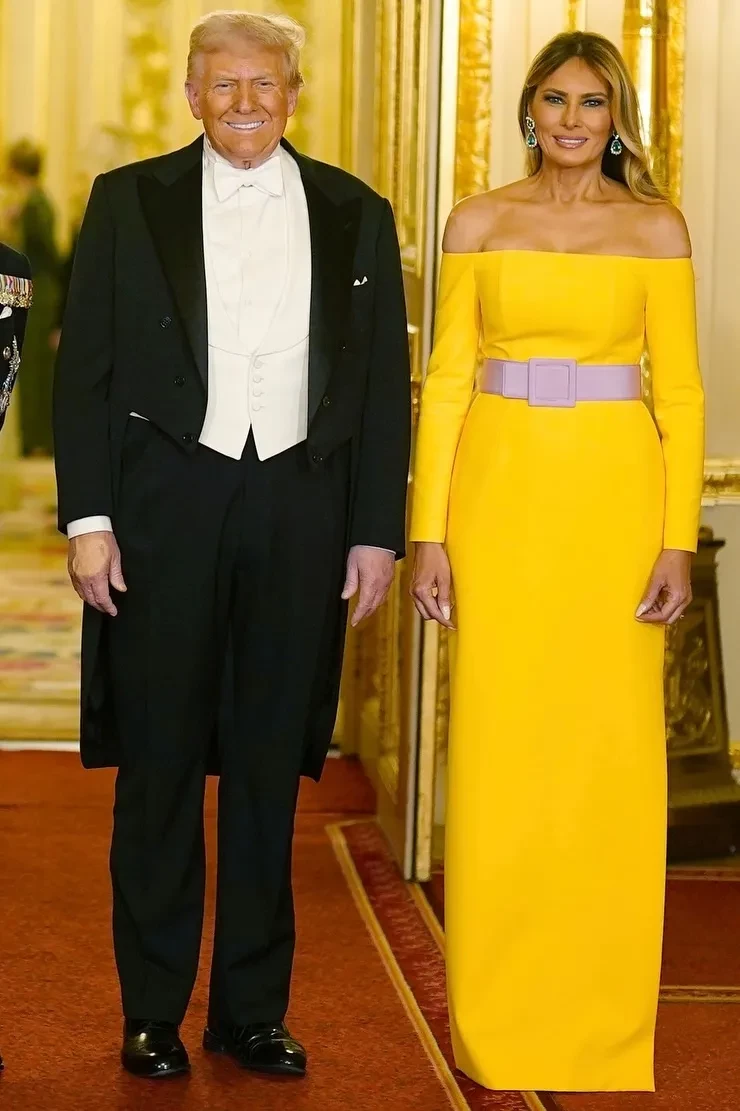 Король Карл III и королева Камилла, Кейт Миддлтон и принц Уильям на банкете в честь визита Дональда и Мелании Трамп