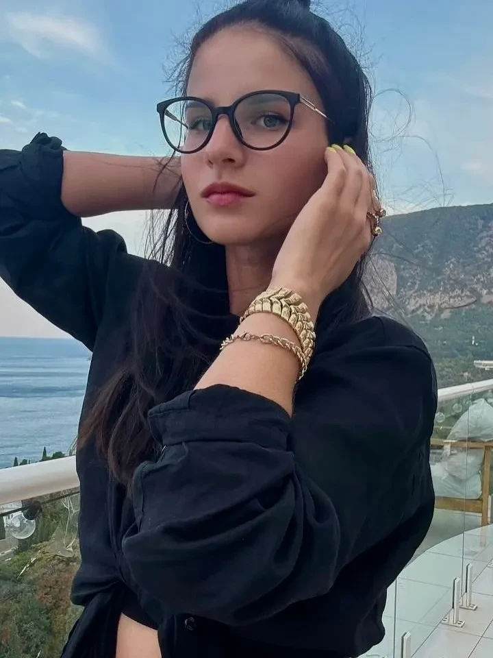 Юлия Волкова из t.A.T.u. показала фото дочери в честь её 21-летия