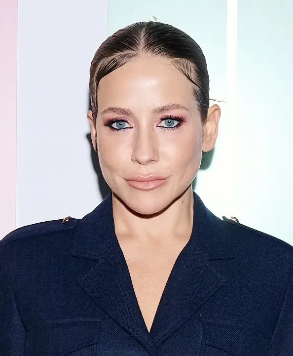 Павел Табаков, Елена Перминова с дочерью, Юлия Барановская и Александр Рогов на презентации в Москве