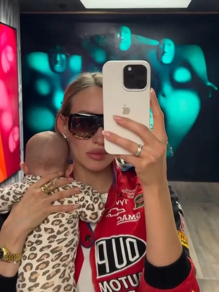 "Замена собачки". Девушку Тимати Валентину Иванову раскритиковали в сети из-за отношения к новорождённой дочери