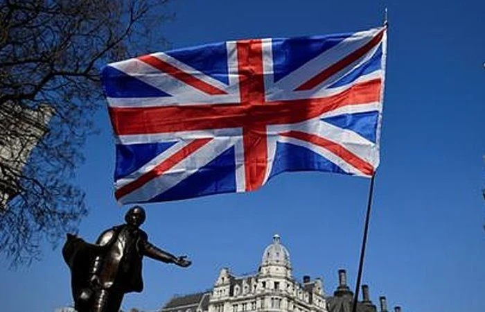 Великобритания использует замороженные активы России: миллиарды евро на поддержку Украины