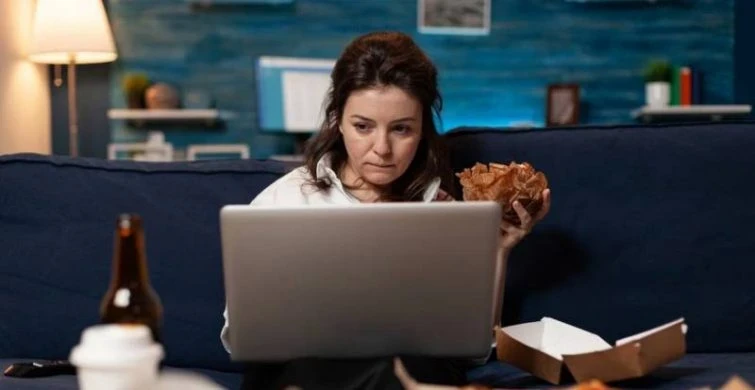 Названы 5 привычек, которые незаметно мешают вам похудеть