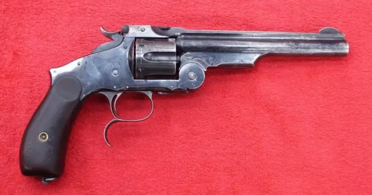 Один-единственный «сюжет» – револьверы «Смит и Вессон»