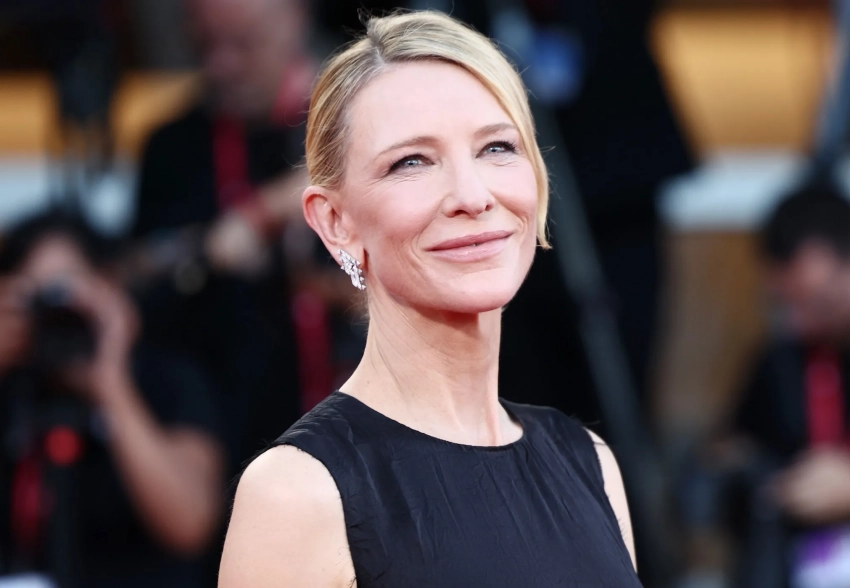 Венеция-2025: Кейт Бланшетт в кутюре, Уиллем Дефо и Шарлотта Рэмплинг на премьере фильма "Отец, мать, сестра, брат"