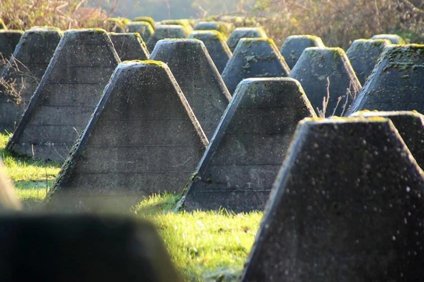 «Зубы», болота и третьеклассники или как Литва придумывает необычные ключи, мечтая победить Россию