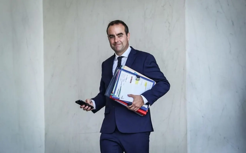 «Зачем нам два Макрона?» - Францию охватили протесты и забастовки