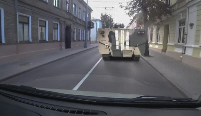 Тактический знак в «стиле Адидас» заметили на западе Белоруссии