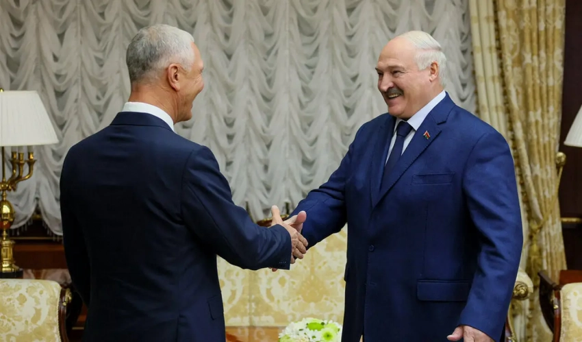 Киев грозит Лукашенко санкциями из-за признания Херсонской области российской